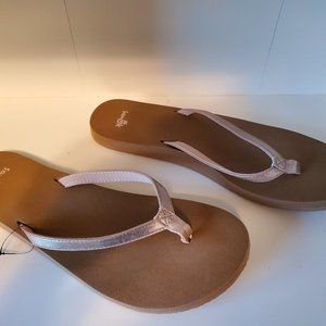 SANUK YOGA JOY SHIMMER METALLIC | Model: 1116180 Size 11-- Never worn